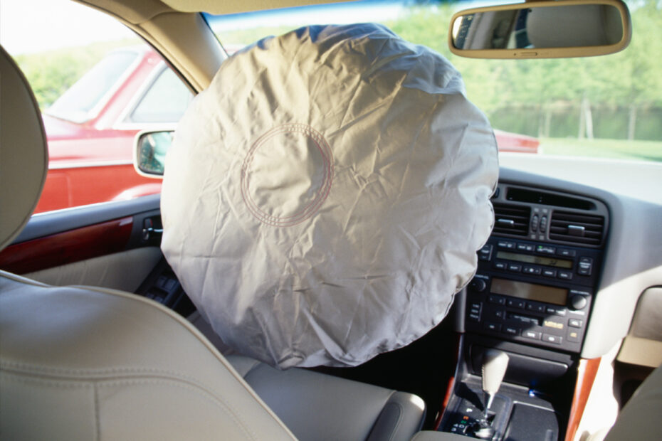 Can Airbags Kill You? | Howstuffworks